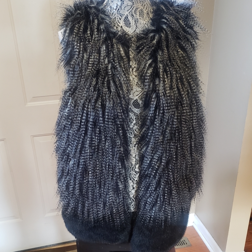 Gothic Faux Fur Vest!